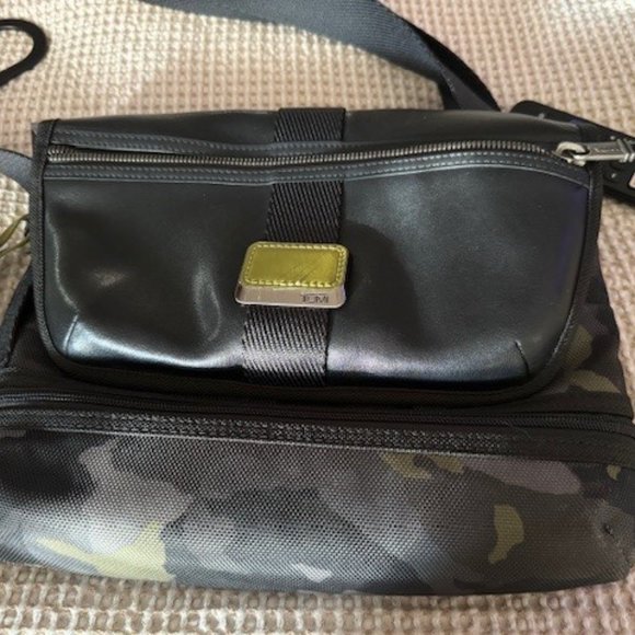 TUMI Expandable Camo  Alpha Bravo Beale Canvas Leather  - Green & Black camo - Picture 2 of 11